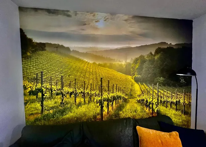 Schöne Kleine Mit Weinkeller Und Kleinem Hof Mit Frühstück - Self Made Apartamento Retz